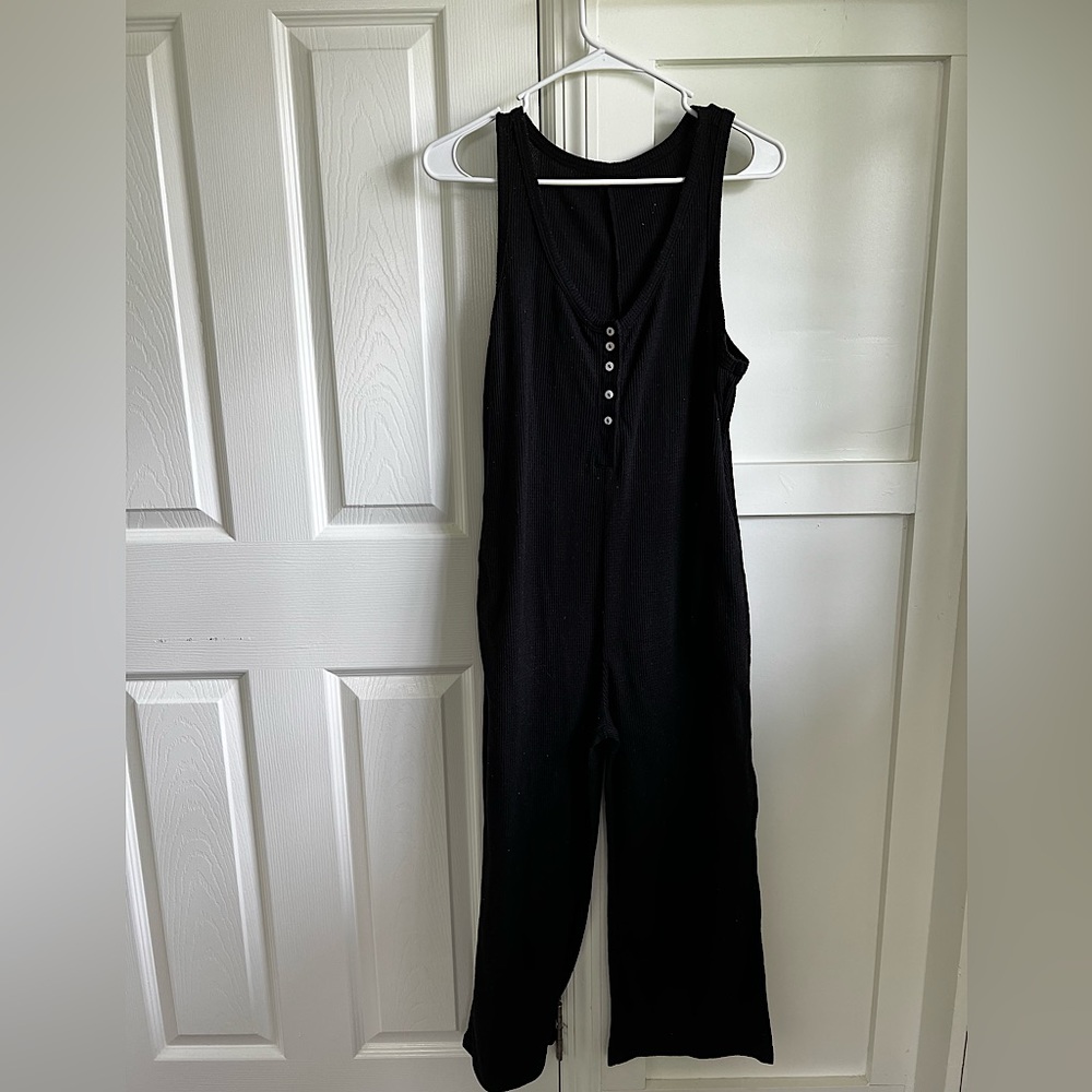 Medium black jumpsuit with pockets. Bought from Amazon